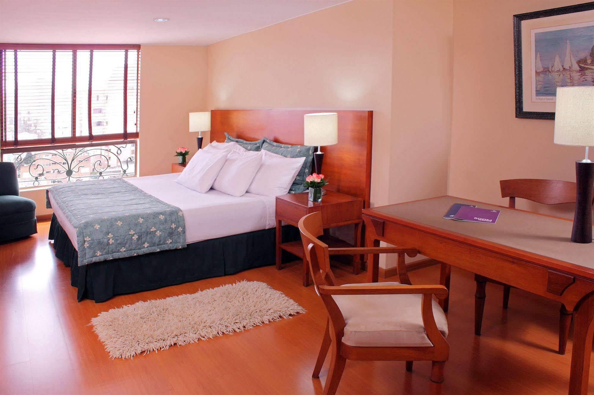 Hotel Estelar Suites Jones Bogotá Oda fotoğraf